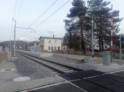 37 otoce zelezniska postaja